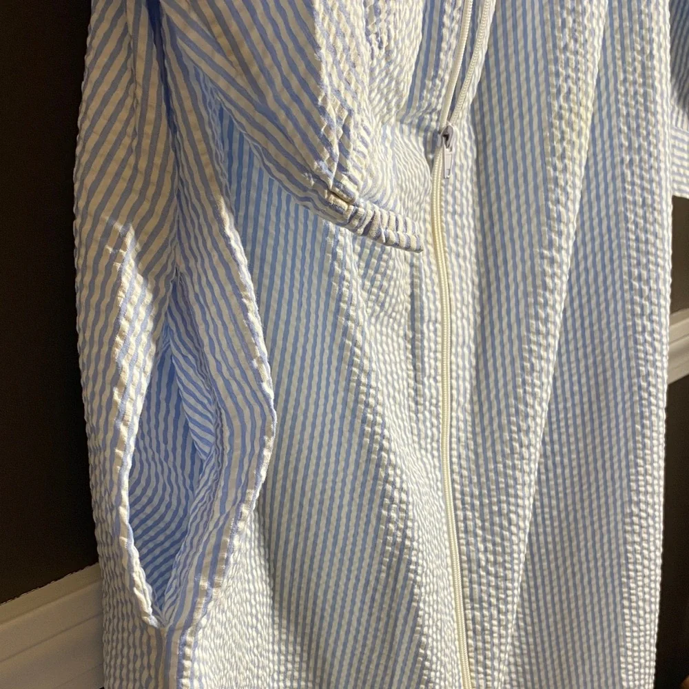 Miss Elaine Light Blue Striped Full Zip W/Pockets Floral Top - Picture 6 of 9